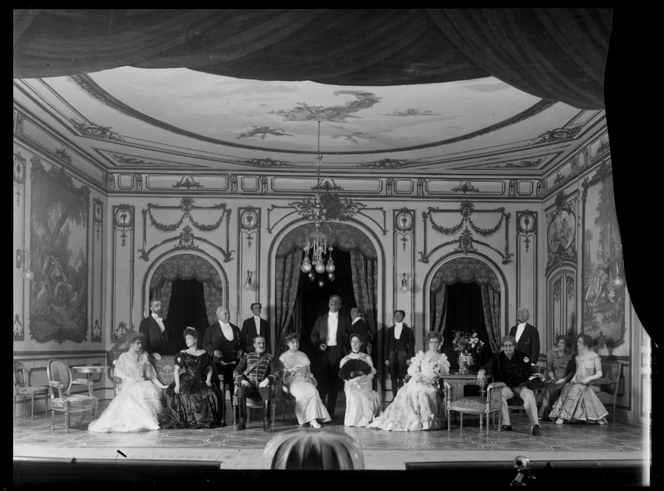 Scene from Lilla prinsessan at Svenska teatern 1905 - SMV - SvT012