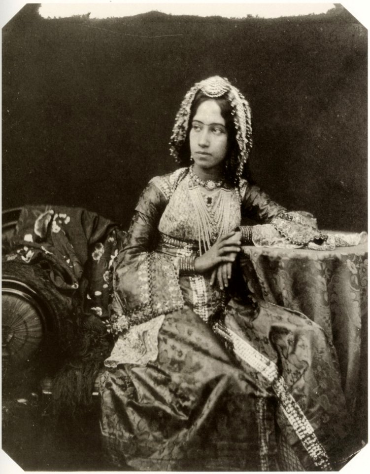 Schlagintweit, Robert - Eine europäische Frau im orientalischen Kostüm, Kalkutta (Zeno Fotografie)