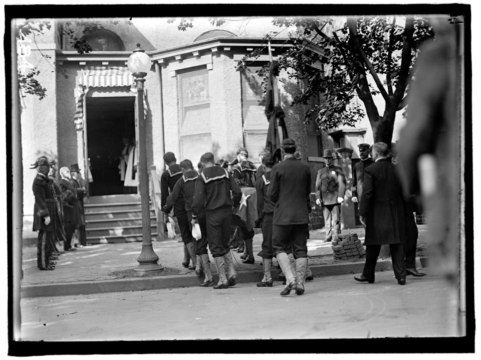 SCHLEY, WINFIELD SCOTT, REAR ADMIRAL, U.S.N. FUNERAL, ST. JOHN'S CHURCH. PALLBEARERS- ADMIRAL W.P. POTER; GENERAL N.A. MILES; ADMIRAL REMEY; ADMIRAL BROWNSON; ADMIRAL G.H. WADLEIGH LCCN2016863403