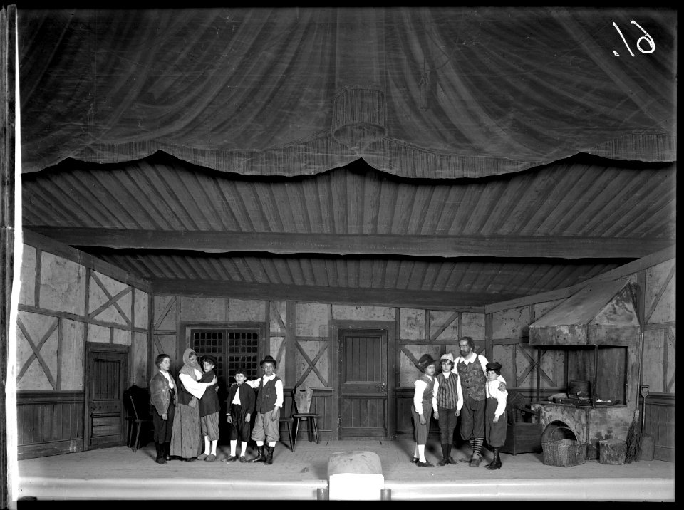 Scene from Tummeliten at Östermalmsteatern 1904 - SMV - ÖT003