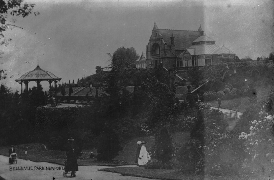 Scene in Bellevue Park; Newport (4785861)