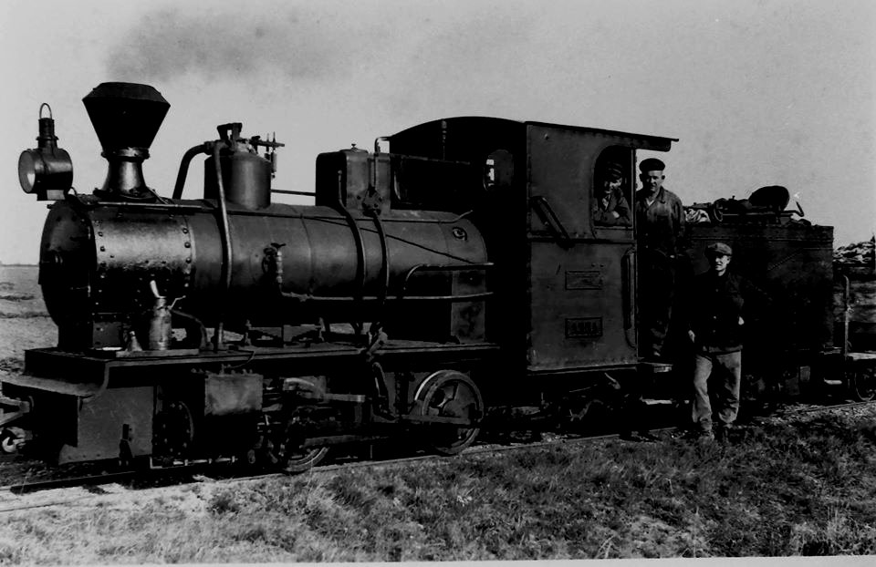 Schmalspur-Dampflokomotive 'Anna', eine von 3 Schlepptenderloks von Henschel, Fab.-Nr. 18033-1920, neu geliefert an die Feldbahn der Zuckerfabrik Dröbel bei Bernburg, 1954 verschrottet