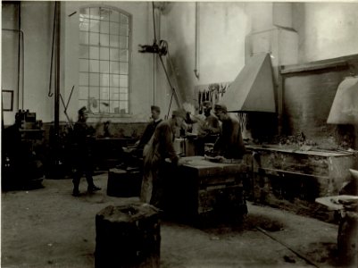 Schmiede der Automobilwerkstätte. Aufgen. 30.August 1915. Standort, Cellulosefabrik Villach. (BildID 15461574)