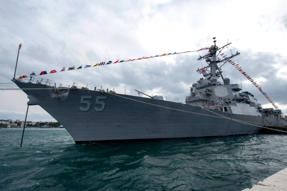 Scheduled port visit 140219-N-UD469-454