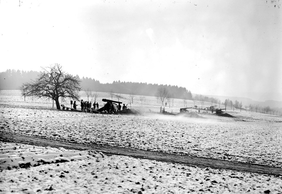 Schiessübung einer 12cm Artilleriebatterie - CH-BAR - 3237979