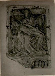Schloss Märtenegg, Madonengruppe in der Torhalle. (BildID 15510313)
