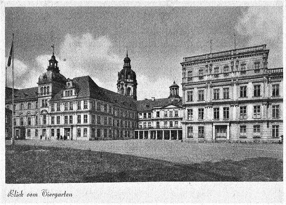 Schloss Neustrelitz Tiergarten-Fassade nah um 1920