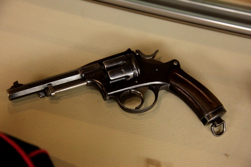 Schmidt M1882 revolver at MAG-IMG 0060