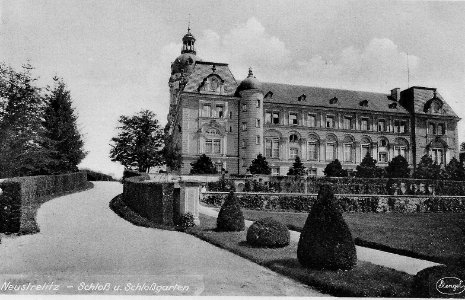 Schloss Neustrelitz Südwest-Fassade um 1920