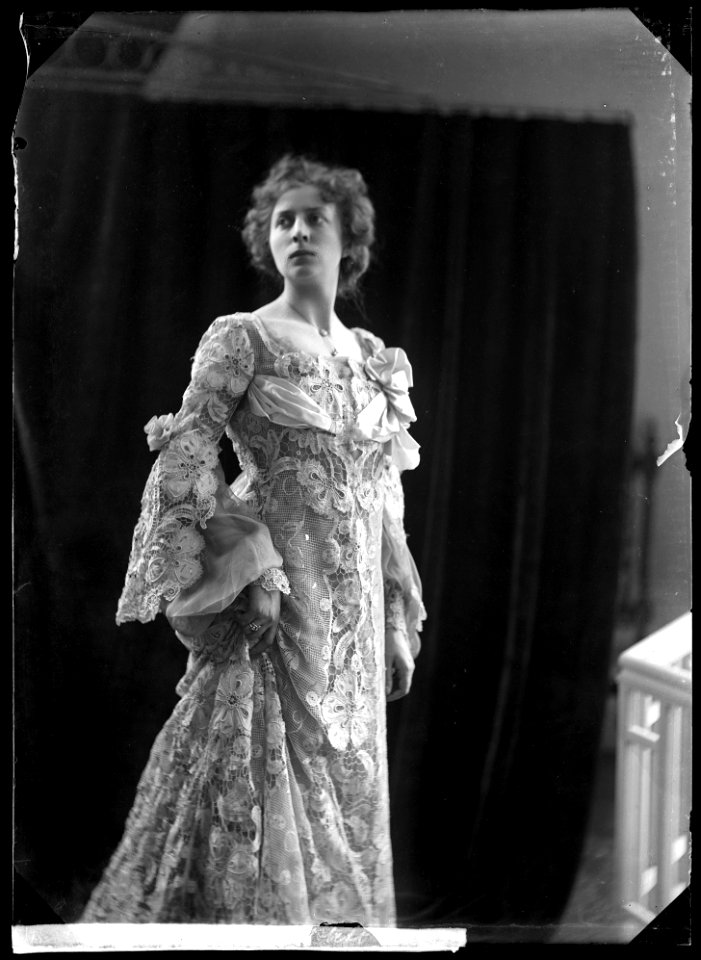 Sandra Leufstedt in Hemmet at Svenska teatern 1903 - SMV - GL056