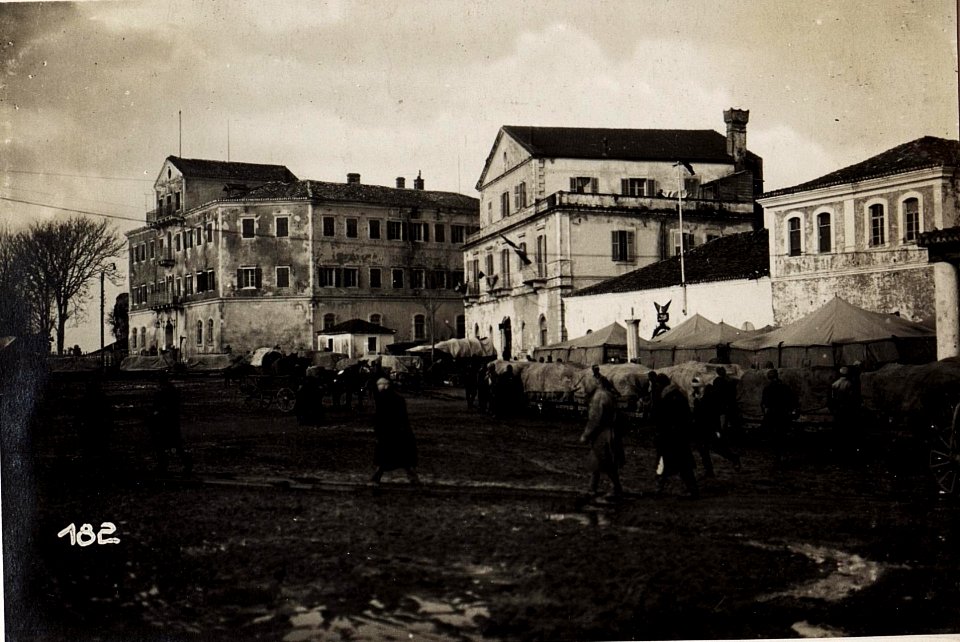Schloss, WIED.sowie Hafenkommandogebäude, Durazzo. (BildID 15571308)