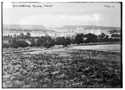 Schoenbrunn Palace, Vienna LCCN2014703210 photo