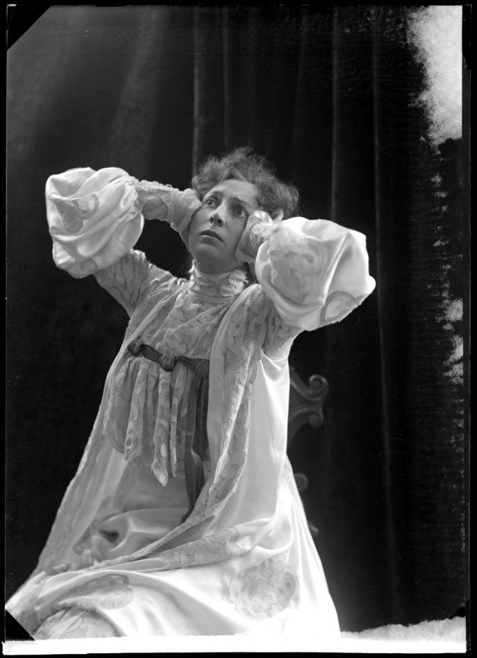 Sandra Leufstedt in Hemmet at Svenska teatern 1903 - SMV - NL020