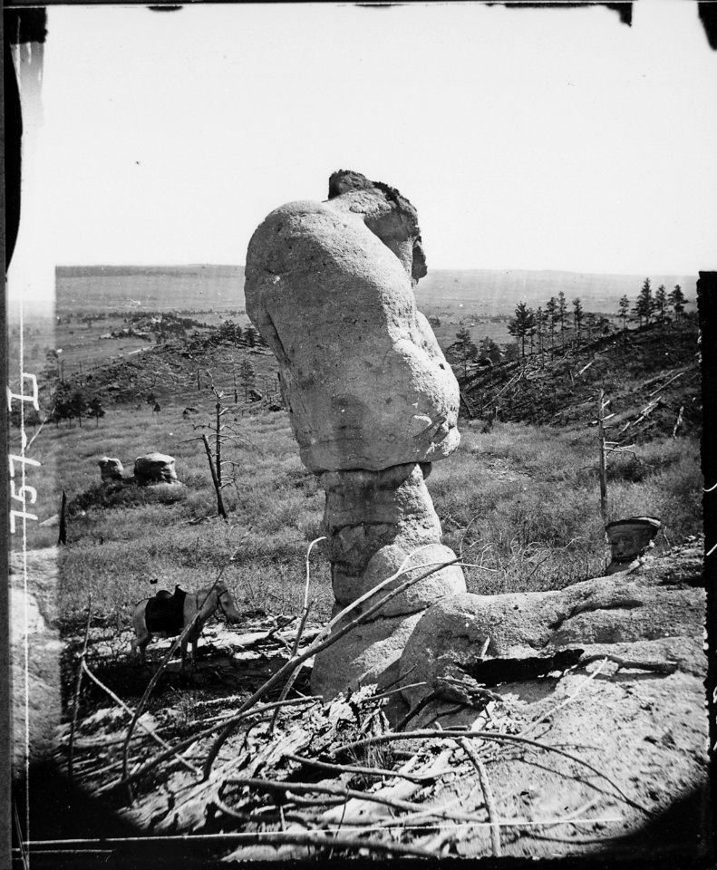Sandstone monument, near Divide. El Paso County, Colorado - NARA - 517562