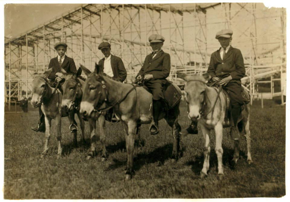 Sandy Beach. Sunday recreation - mill boys 14-16. LOC cph.3b33402