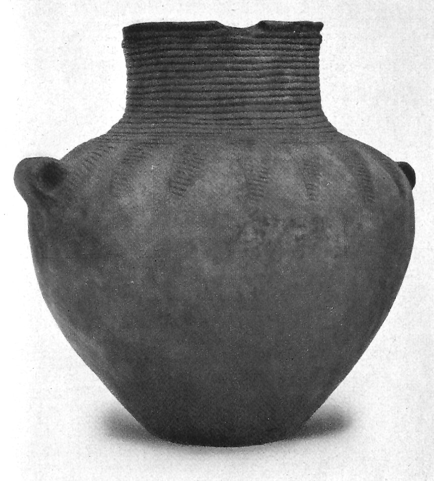 Schnurkeramisches Hängegefäß aus Magdeburg (26 cm hoch) Das Urstück befindet sich in Berlin
