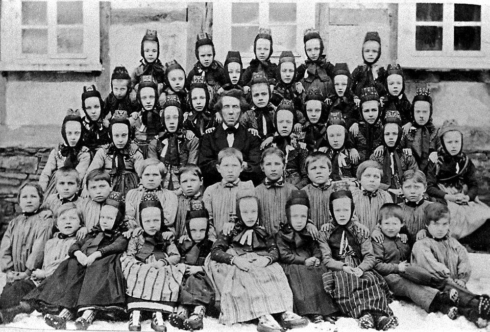 School-class 1850 hg