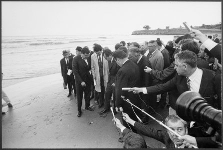 Santa Barbara, Calif, oil slick area - NARA - 194617
