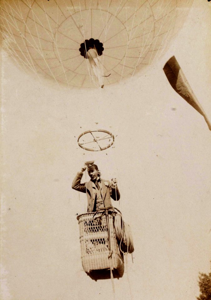 Santos-Dumont décolle le 4 juillet 1898 sur le Brazil