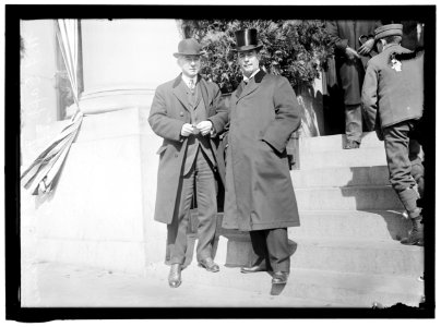 SAPP, WILLIAM FREDERICK. LAWYER, OF KANSAS. RIGHT, IN SILK HAT LCCN2016864453