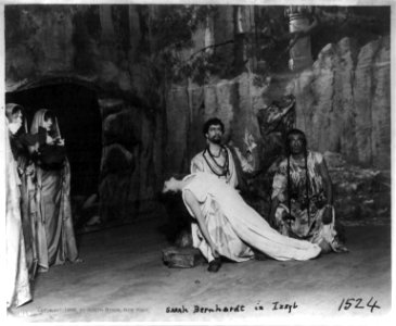 Sarah Bernhardt in Izeyl LCCN2002706950