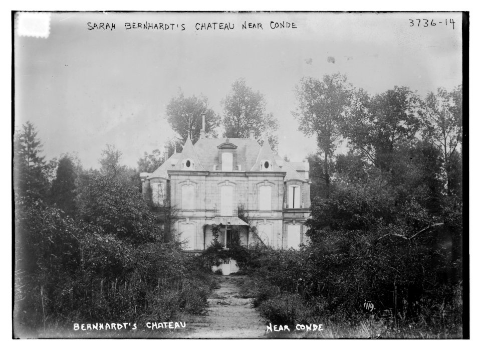 Sarah Bernhardt's Chateau near Conde LCCN2014700843