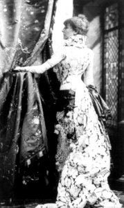 Sarah Bernhardt by Sarony cph.3b09754