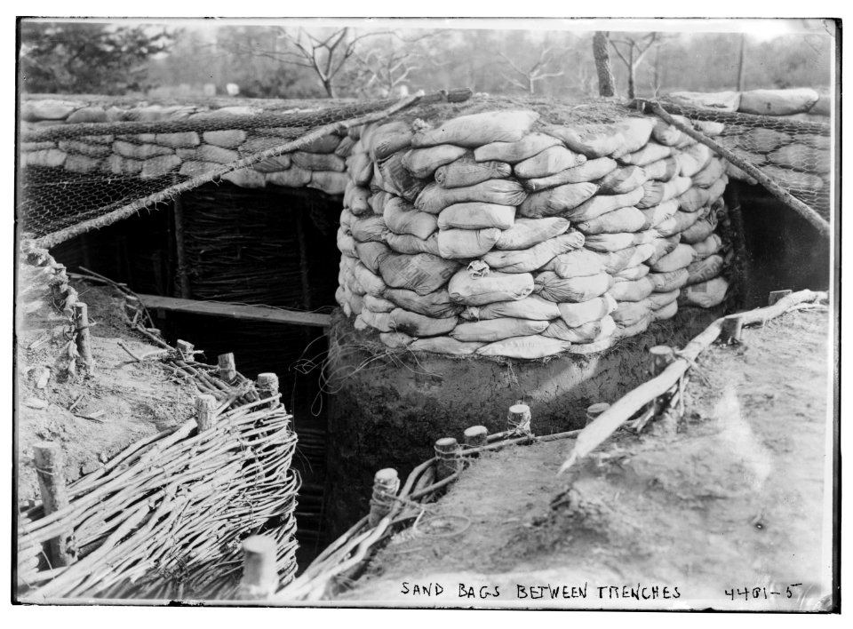 Sand bags between trenches LCCN2014705864