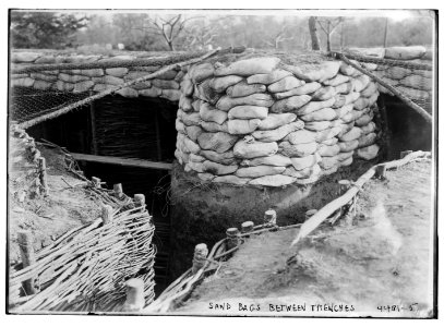 Sand bags between trenches LCCN2014705864