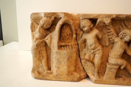 Sarcophage for a child-MF 1361-P8190037