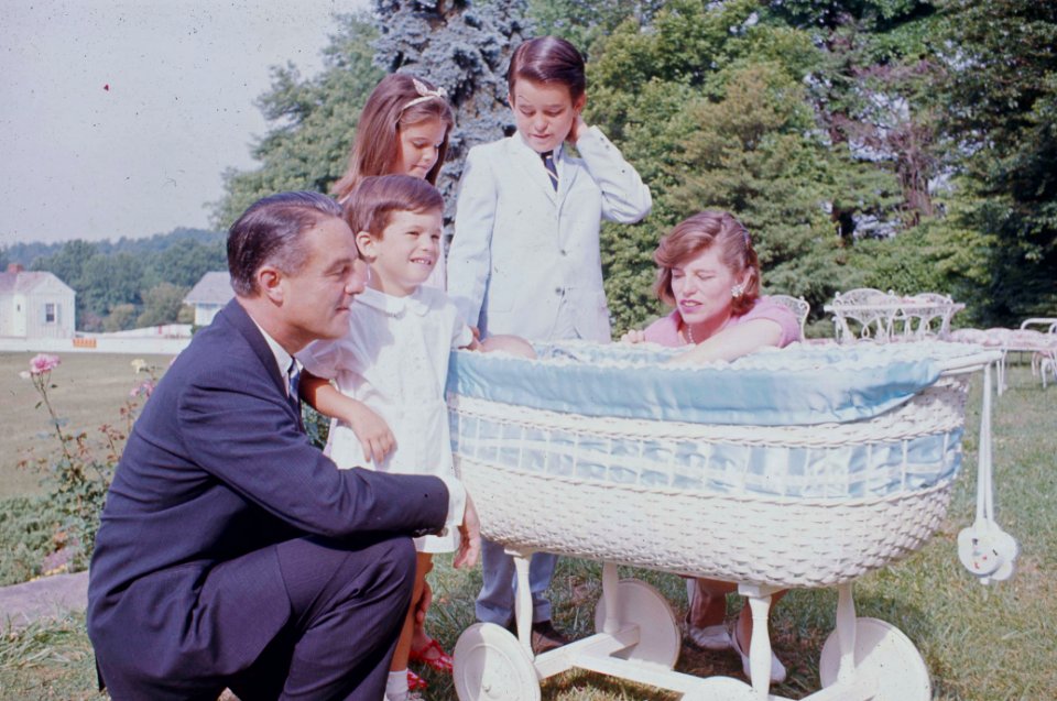 Sargent Shriver and family - 044 490-GK-8-004