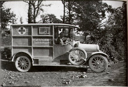 Sanitäts Auto im Wippachtal.5.9.17. (BildID 15602900)