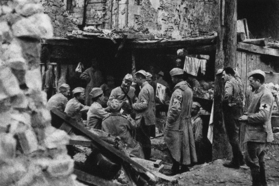 Sanitätsmannschaften in Bereitschaft (28. Juli 1916)