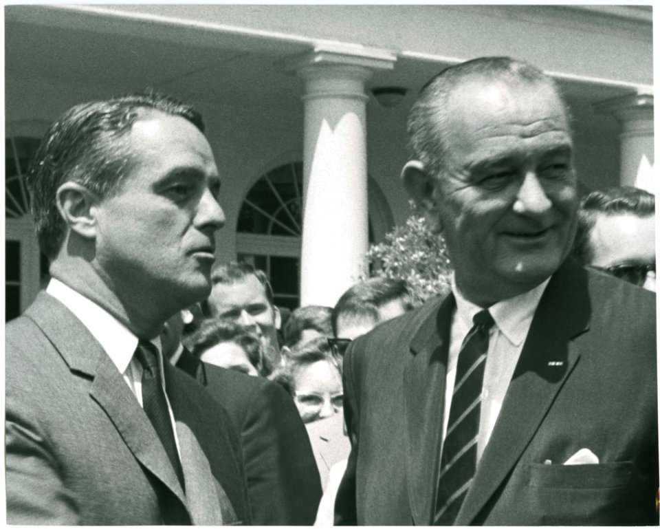 Sargent Shriver - 035 490-D-21-001