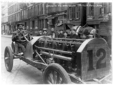 Sartori in A(lfred) G(wynne) Vanderbilt's 250 horse power auto LCCN2007677119