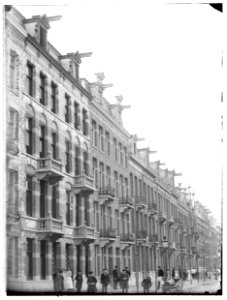 Sarphatipark 108-106-104 enz, huizen aan de zuidkant van het park, gezien naar de Tweede Van der Helststraat Jacob Olie (max res)