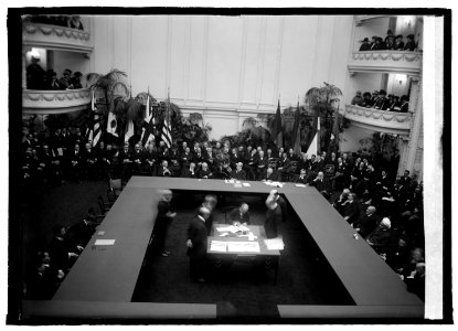 Sarraut signing treaties, 2-5-22 LCCN2016846051