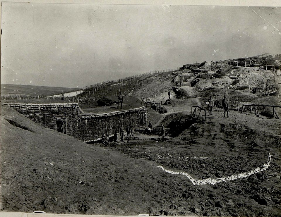 Schwarmlinie über den Salzowiecky Bach. Aufgenommen am 5.IV.1916 beim Inf.Rgt.Nro.65. (BildID 15536779)