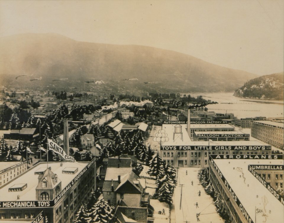 Santa Claus town (HS85-10-32288)