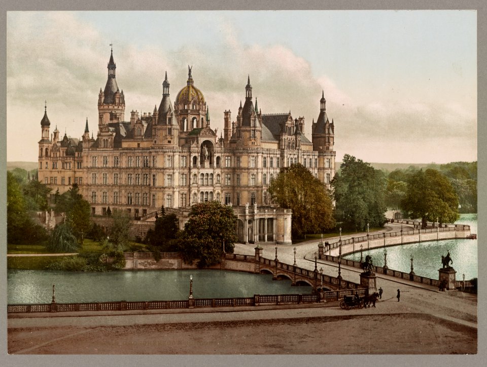 Schwerin. Grossherzogl. Schloss Nordseite LOC ppmsca.52631