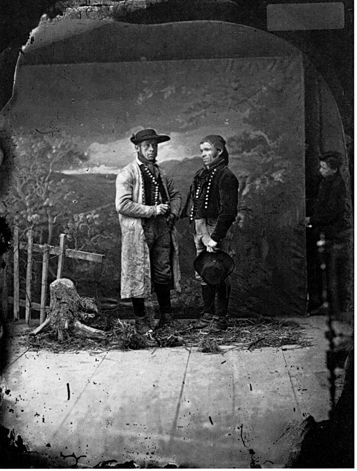 Schwarzwälder Tracht Zwei Männer im Atelier