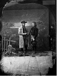 Schwarzwälder Tracht Zwei Männer im Atelier
