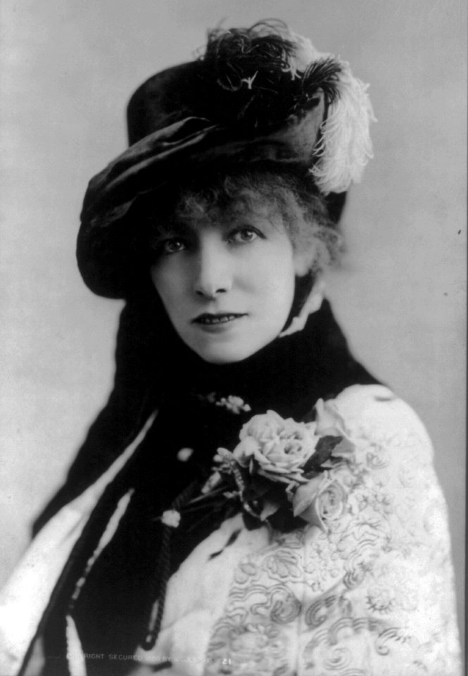 Sarah Bernhardt by Sarony cph.3a38656