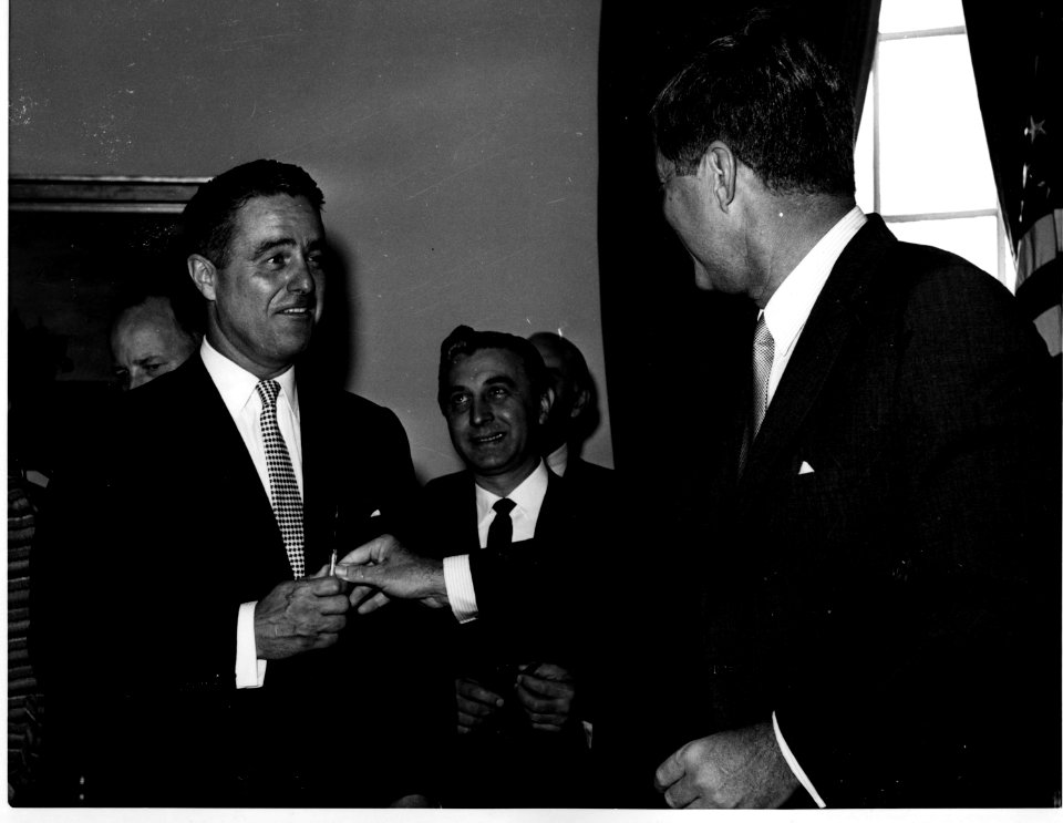 Sargent Shriver - 002.1 HQ 1961-013105-P02270