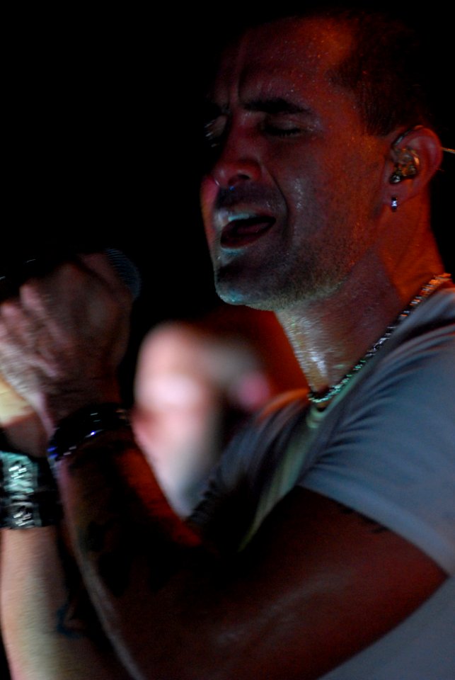 Scott Stapp performs for USS Ronald Reagan DVIDS117734