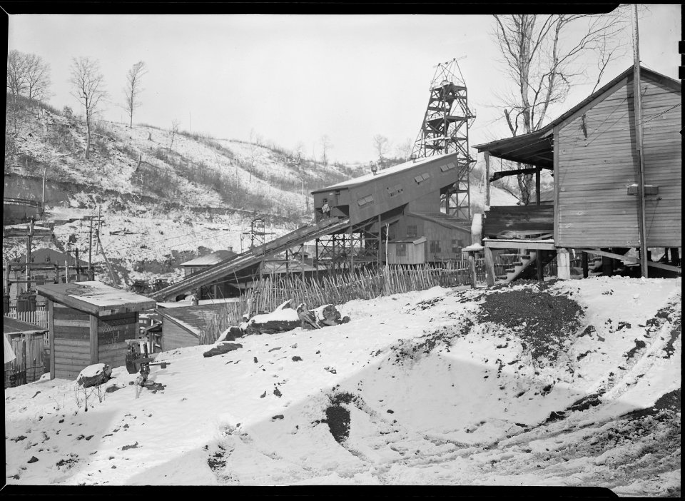Scott's Run, West Virginia. Cassville, mine tipple - This mine is operating and supplies work for three separate... - NARA - 518398