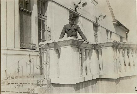 Se.k.k.Hoheit auf der Terrasse des Quartiers in Chodorów.10.8.16. (BildID 15547886)