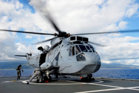 Sea King HMAS Tobruk 2 2008