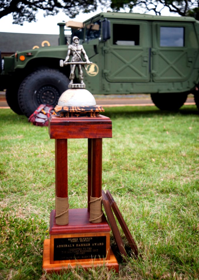 Seabee Olympics at Joint Base Pearl Harbor-Hickam 150304-N-WF272-045