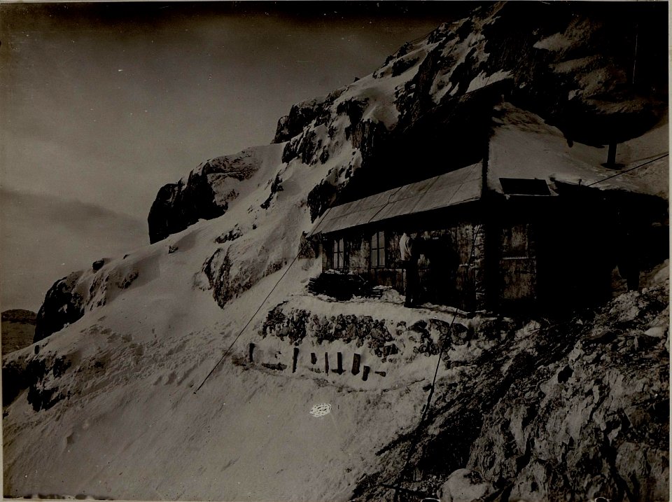 Scottihütte unterhalb des Wischberggipfels Kote 2666 (BildID 15483105)